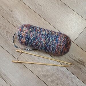 Yarn & Knitting Needles